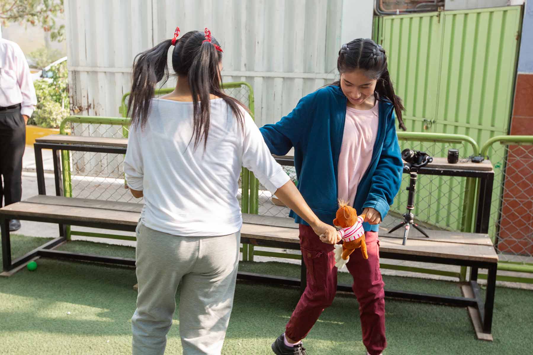 jovenes-visitan-hogar-amor-de-dios-arequipa-peru-0005
