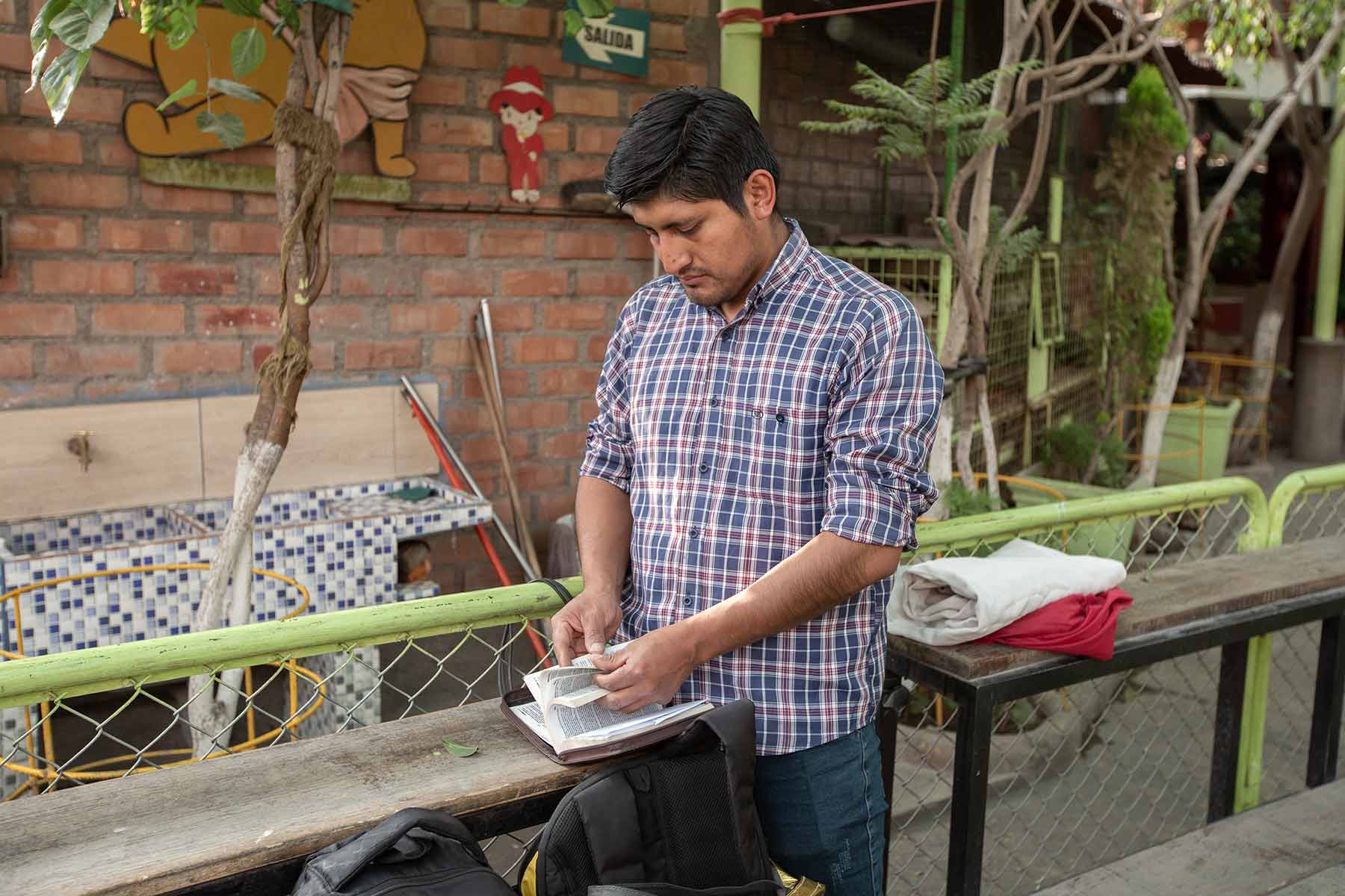 jovenes-visitan-hogar-amor-de-dios-arequipa-peru-0007