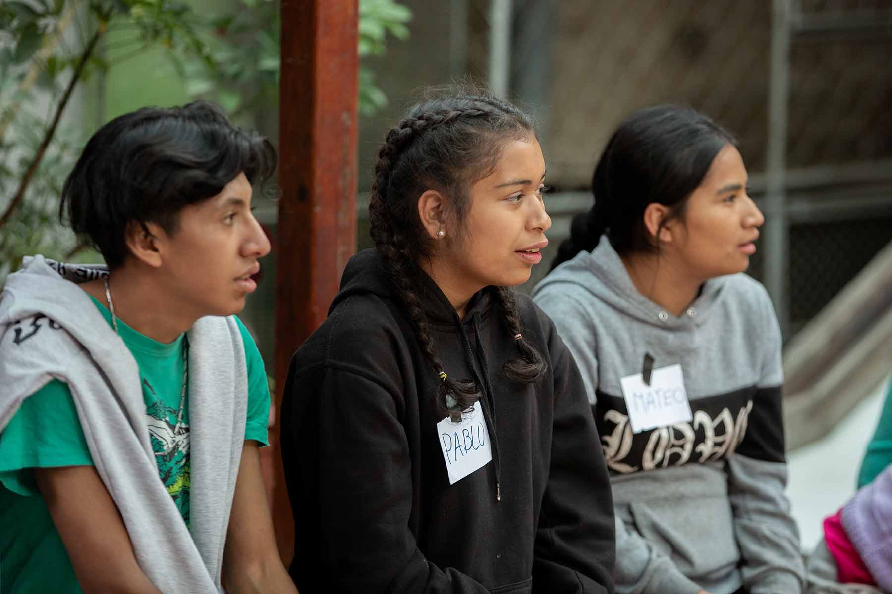 jovenes-visitan-hogar-amor-de-dios-arequipa-peru-0027