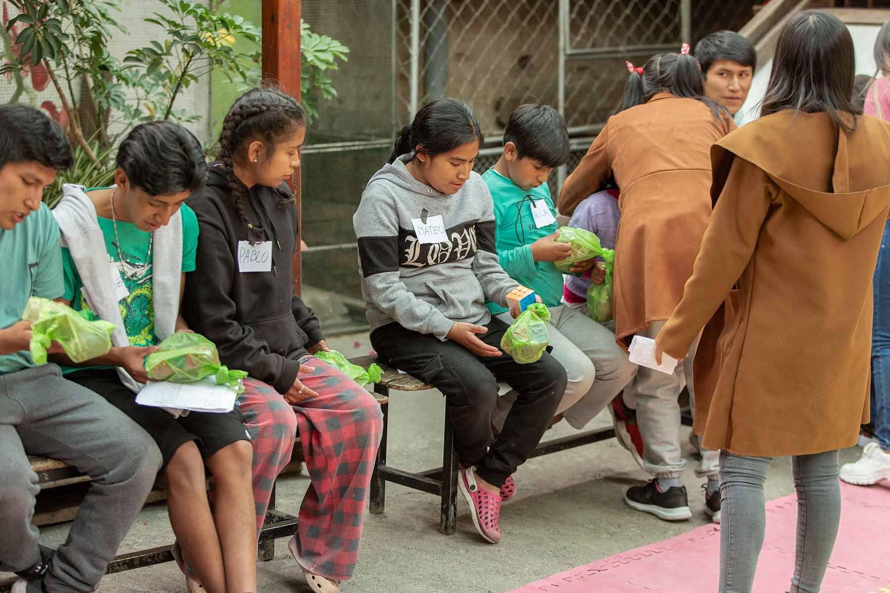 jovenes-visitan-hogar-amor-de-dios-arequipa-peru-0050